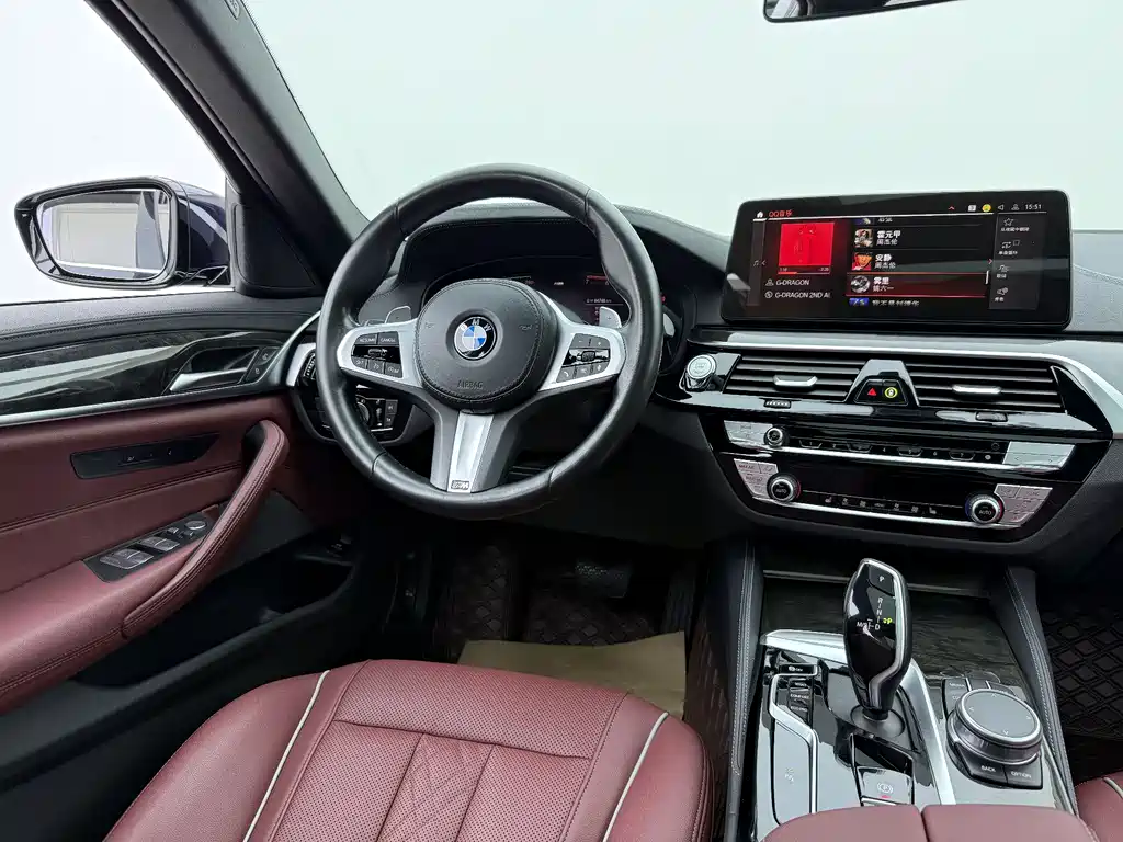 BMW 5 Series 2021 — фото 12
