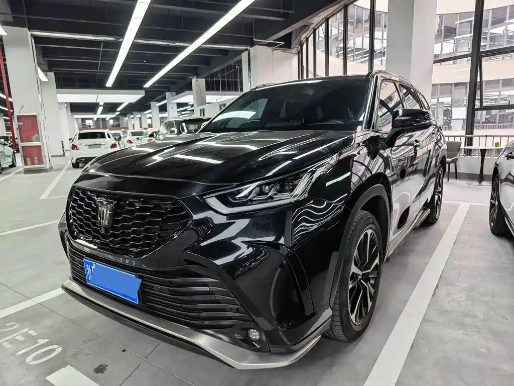 Toyota Crown Kluger 2023