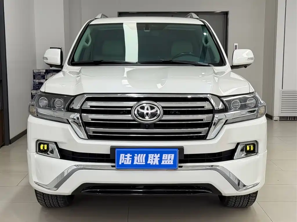 Toyota Land Cruiser 2018 — фото 2