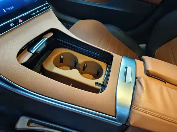 Mercedes-Benz C-Class 2025
