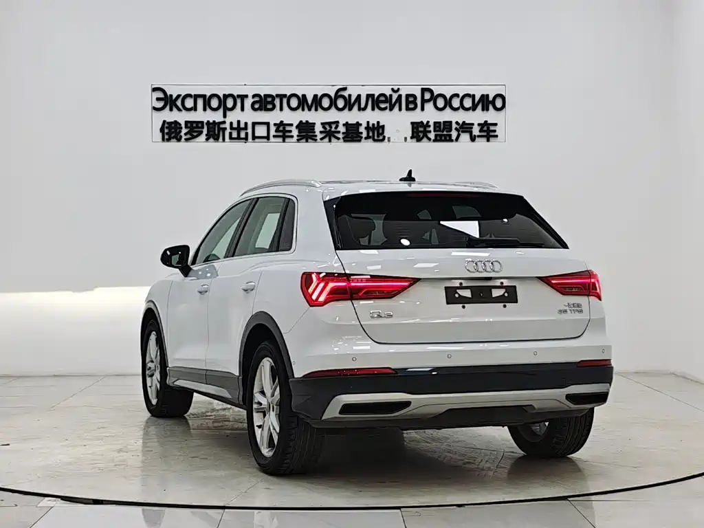 Audi Q3 2022 — фото 4