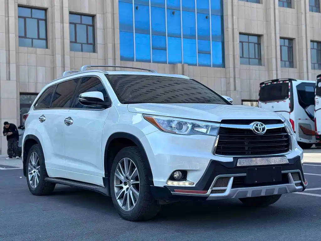 Toyota Highlander 2017 — фото 3