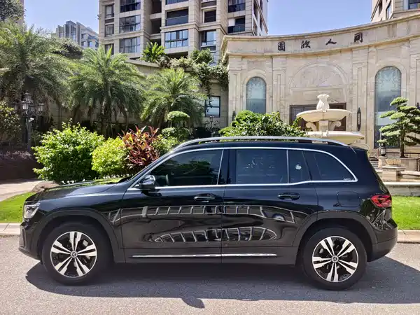 Mercedes-Benz GLB 2024