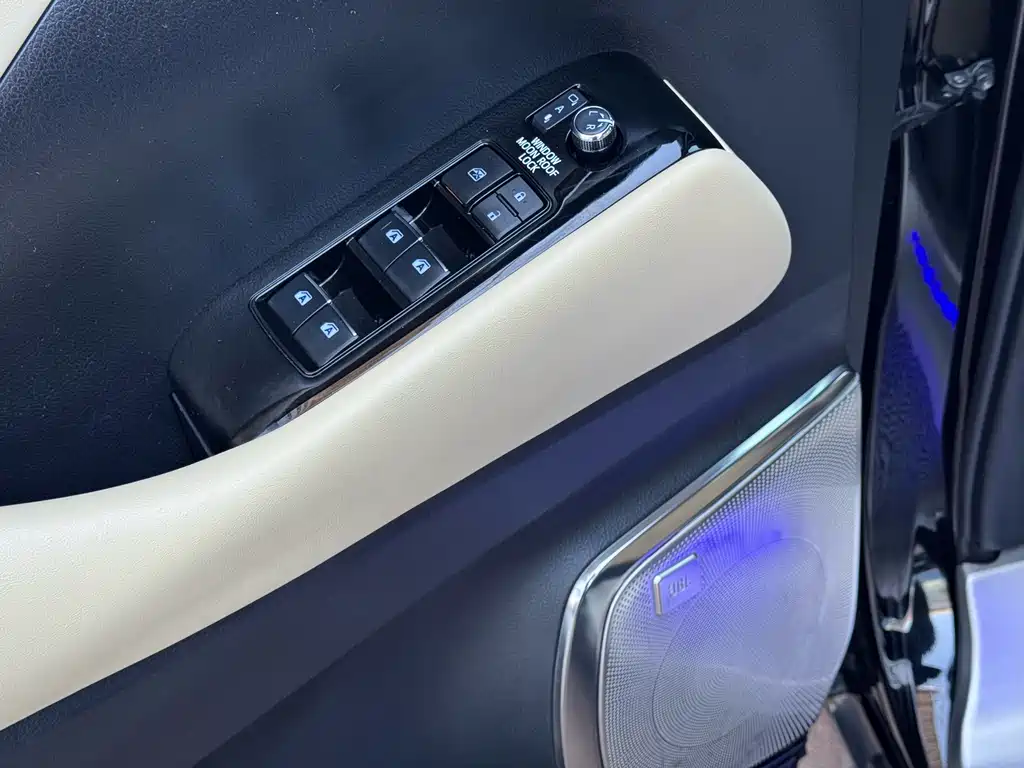 Toyota Alphard 2021 — фото 10