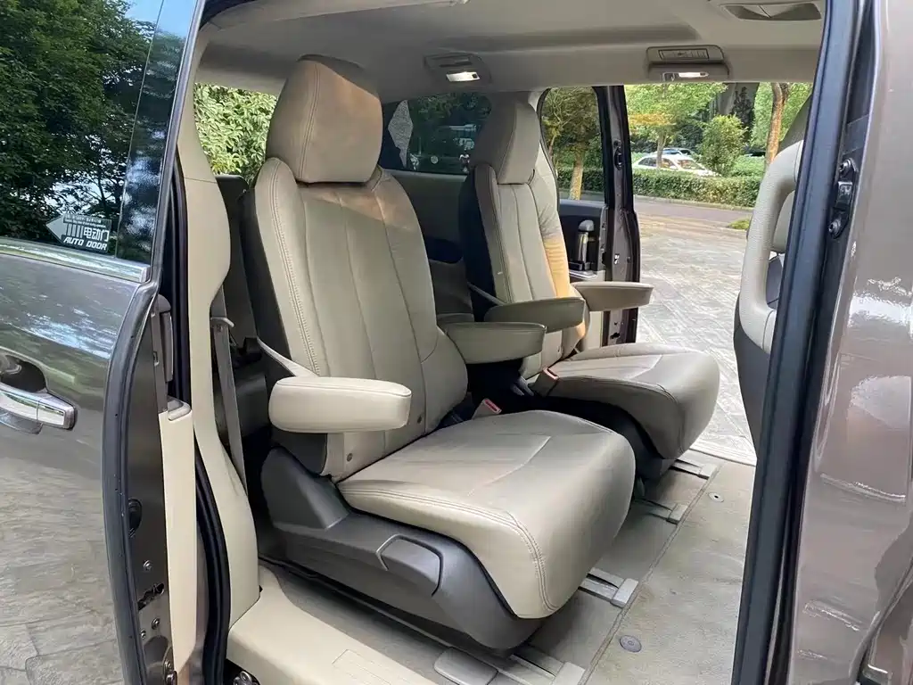Buick GL8 2012