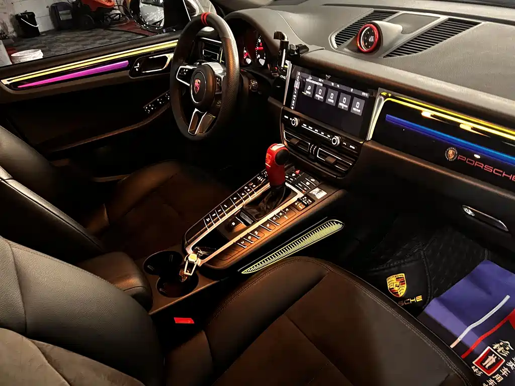 Porsche Macan 2020 — фото 29