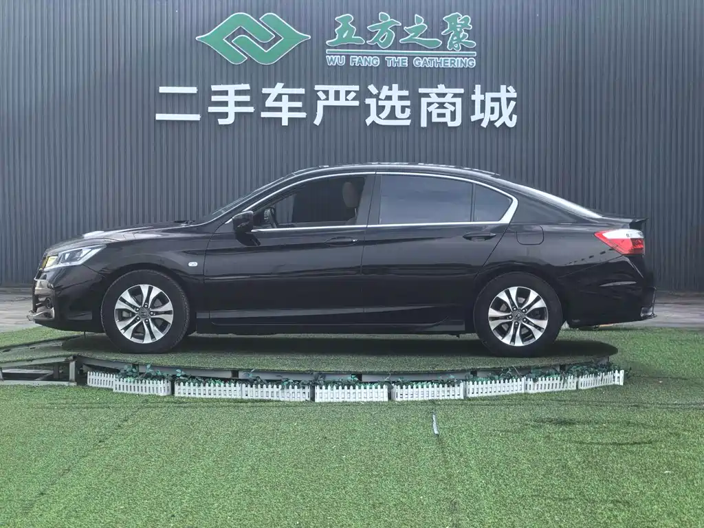 Honda Accord 2014 — фото 17