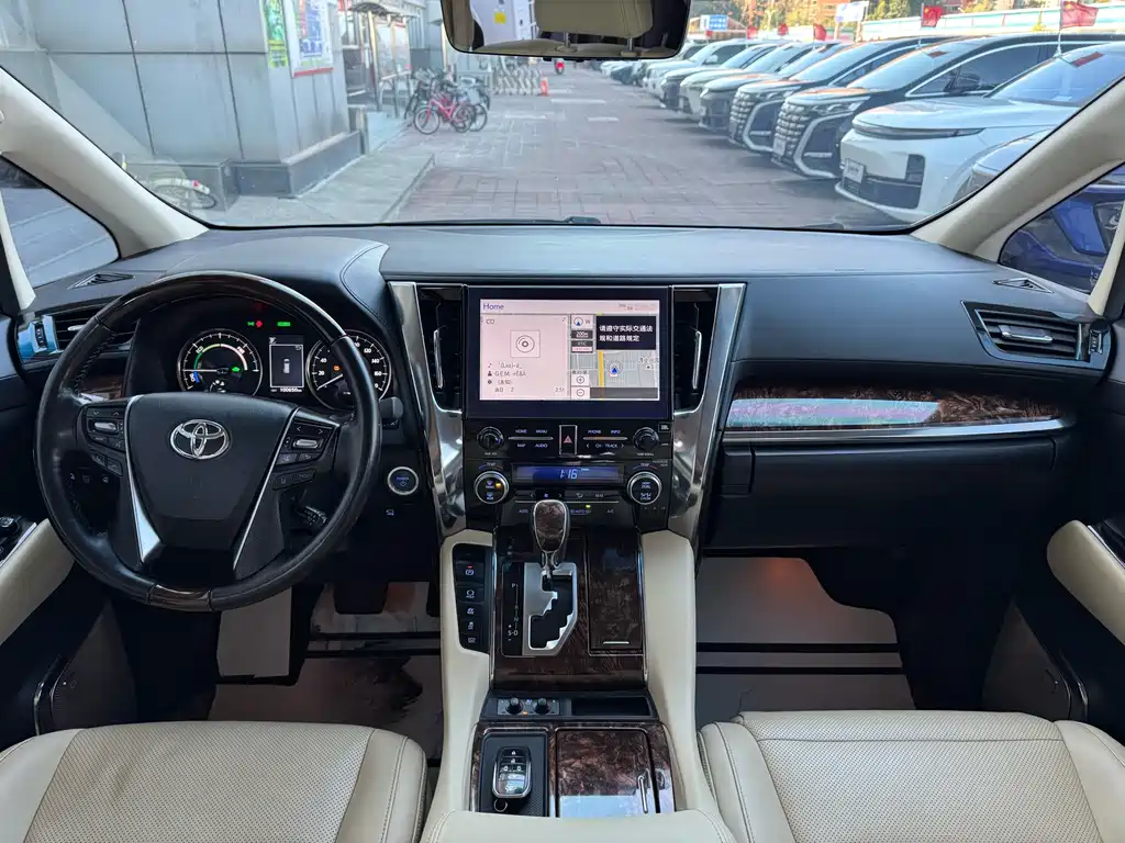 Toyota Alphard 2021 — фото 12