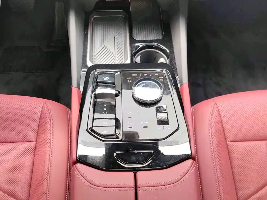 BMW i5 2025 — фото 12
