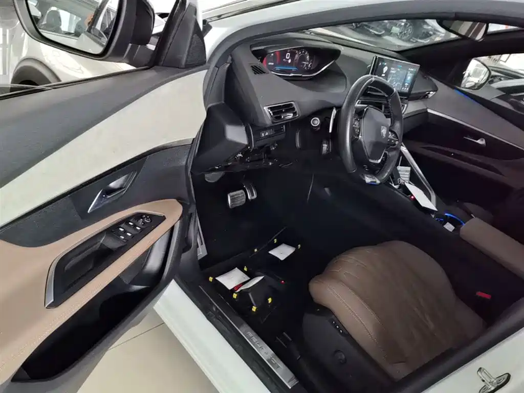 Peugeot 5008 2023 — фото 16