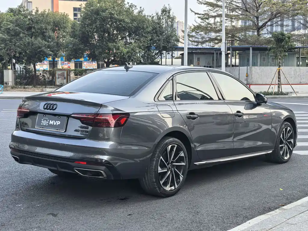 Audi A4L 2023 — фото 9