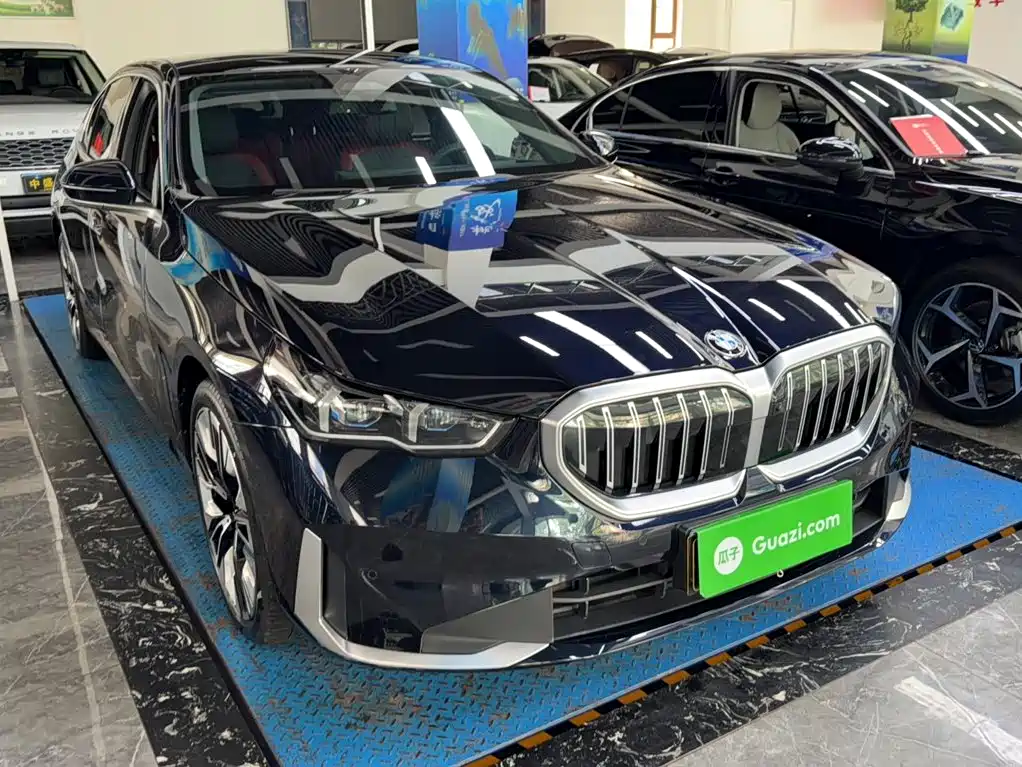 BMW 5 Series 2024 — фото 10