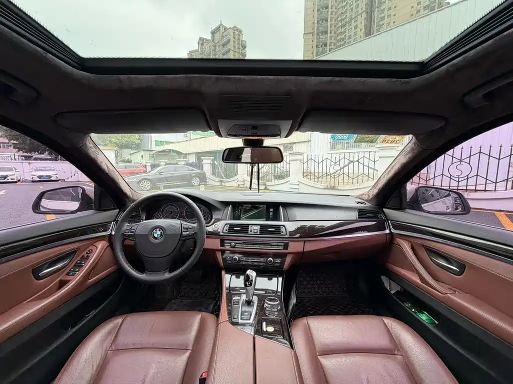 BMW 5 Series 2014 — фото 17