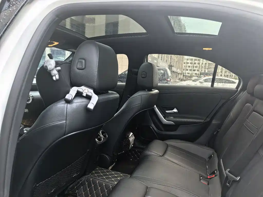 Mercedes-Benz A-Class 2022 — фото 13