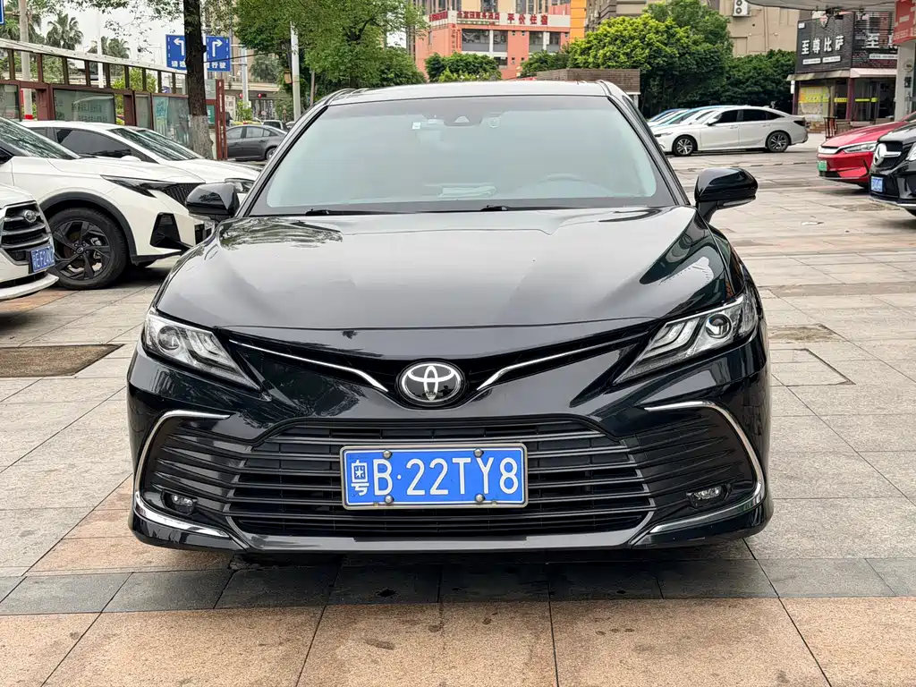 Toyota Camry 2021 — фото 2