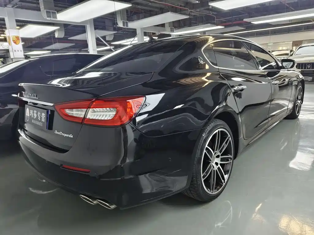 Maserati Quattroporte 2018 — фото 16