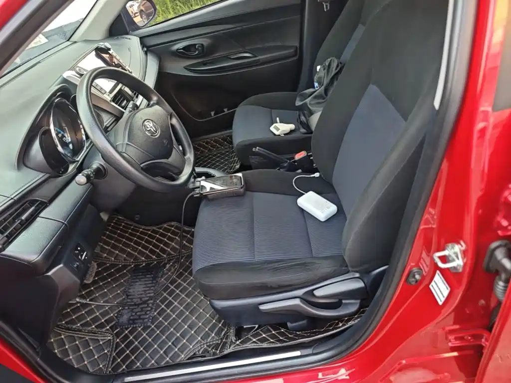 Toyota Yaris L 2019 — фото 15