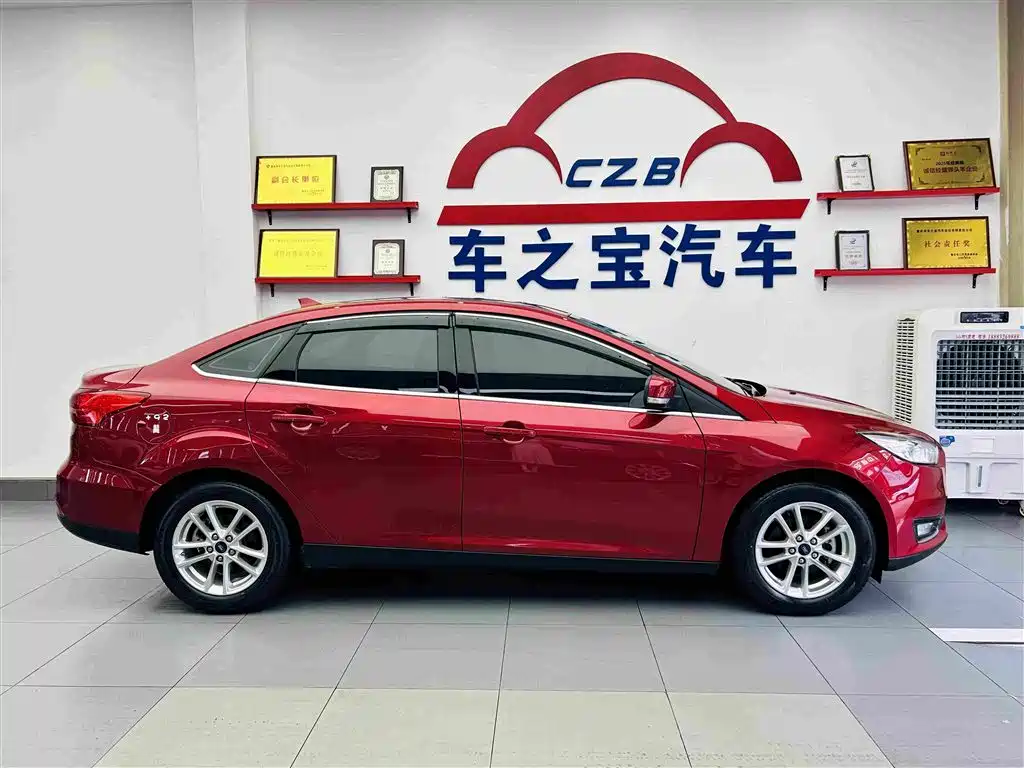 Ford Focus 2017 — фото 8