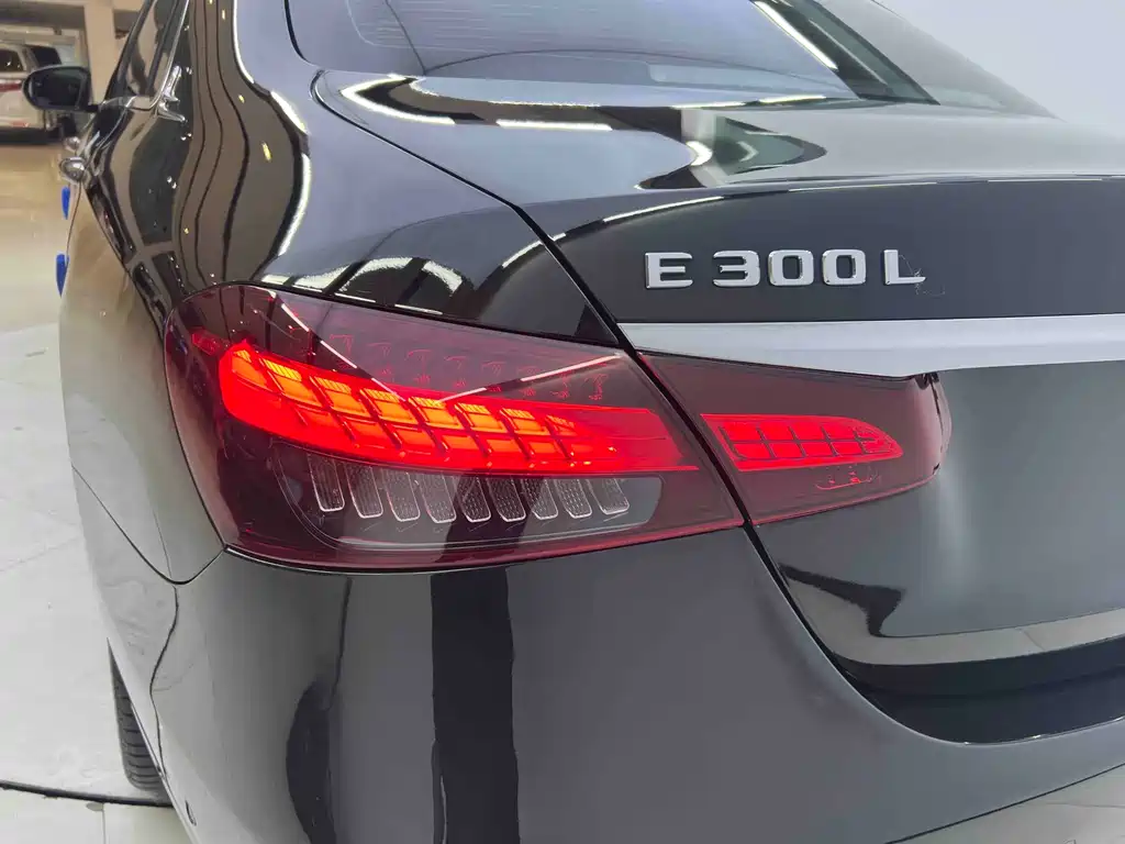 Mercedes-Benz E-Class 2023 — фото 8