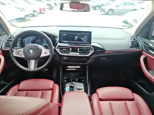 BMW iX3 2024
