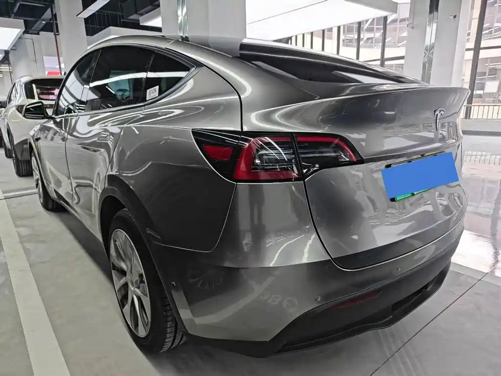 Tesla Model Y 2022 — фото 7