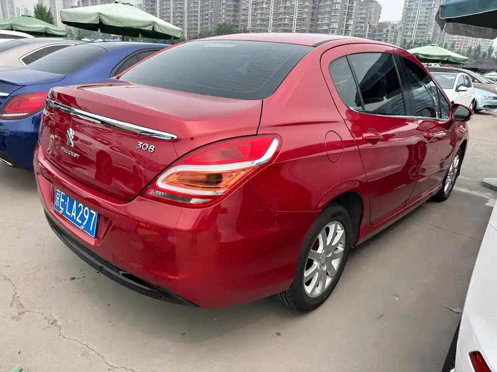 Peugeot 308 2018 — фото 12