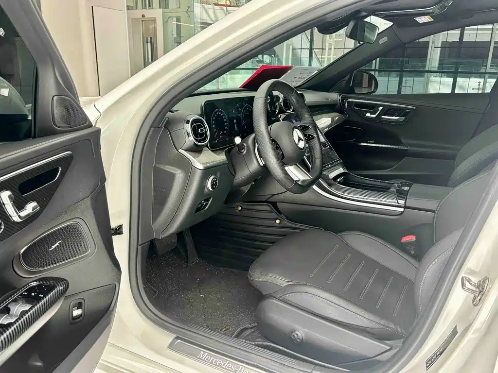 Mercedes-Benz C-Class 2023 — фото 11