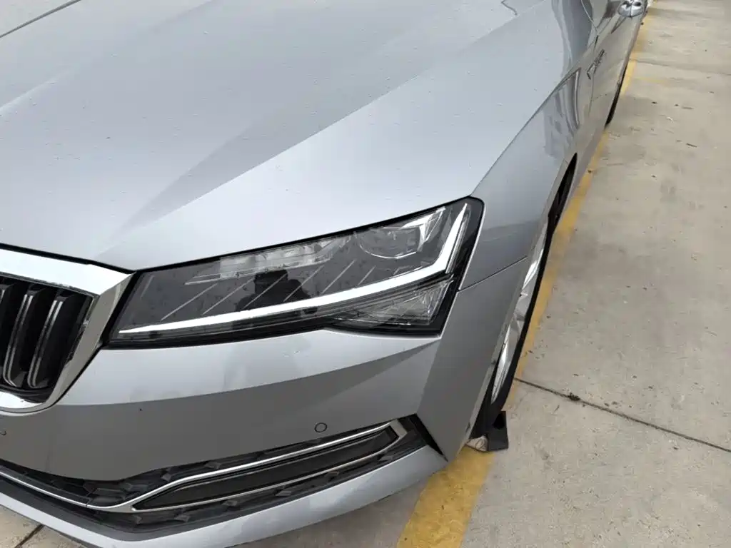 Skoda Superb 2020 — фото 24