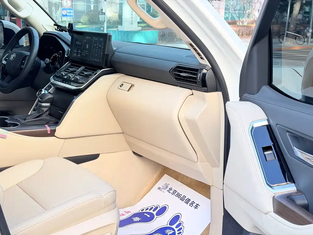 Toyota Land Cruiser 2025 — фото 13