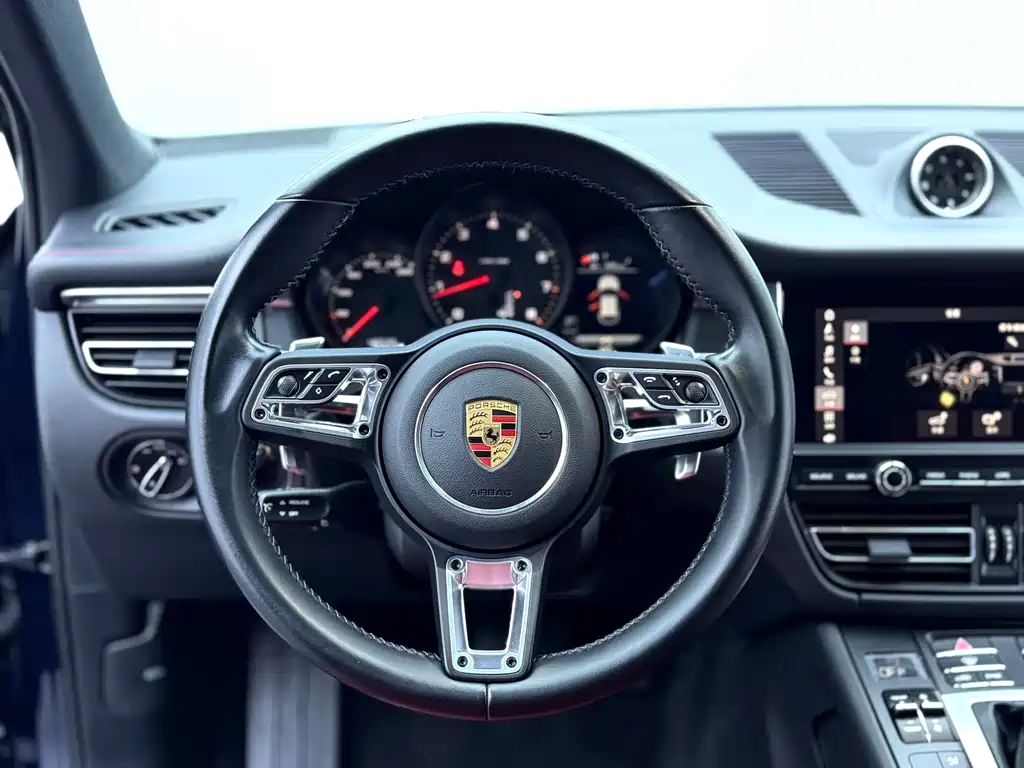 Porsche Macan 2021 — фото 20