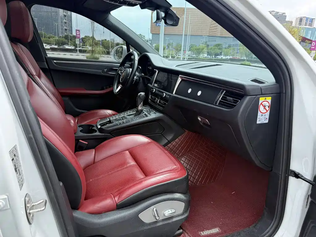 Porsche Macan 2021 — фото 10