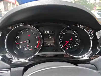 Volkswagen Sagitar 2015