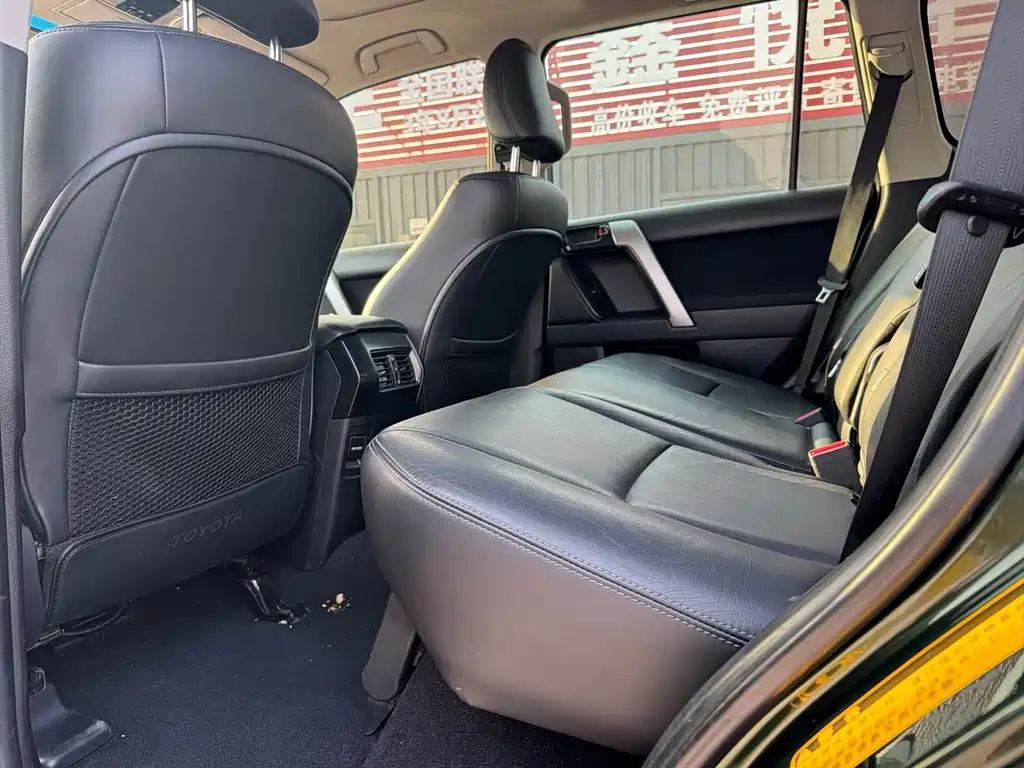 Toyota Prado 2017 — фото 11