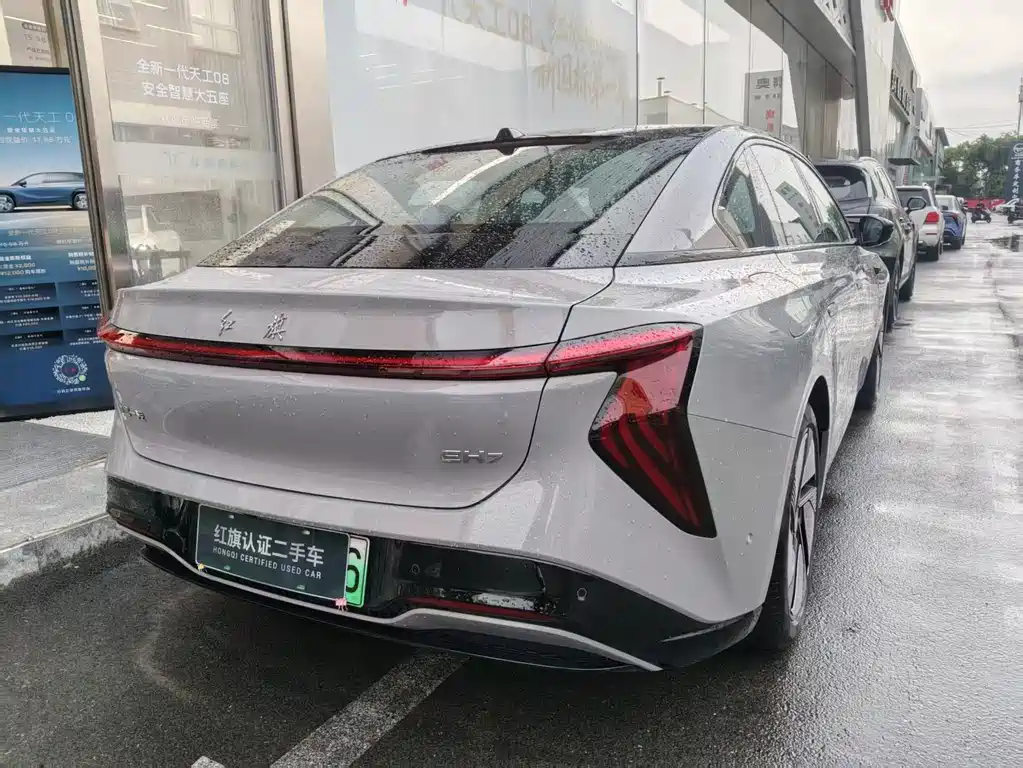Hongqi EH7 2025