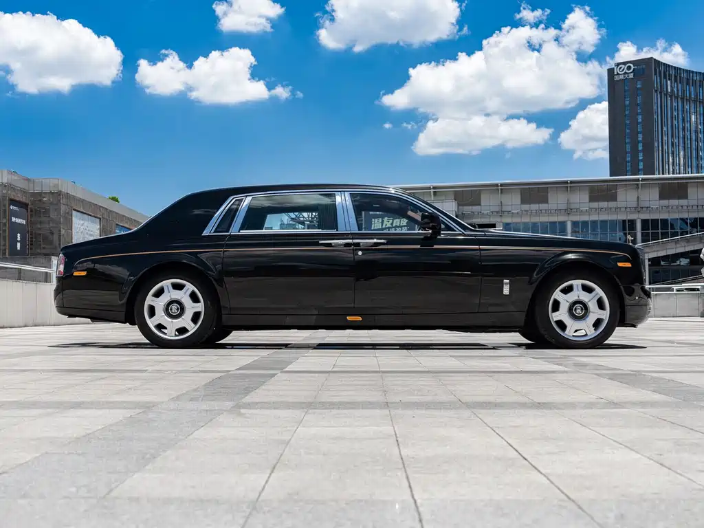 Rolls-Royce Phantom 2015 — фото 5