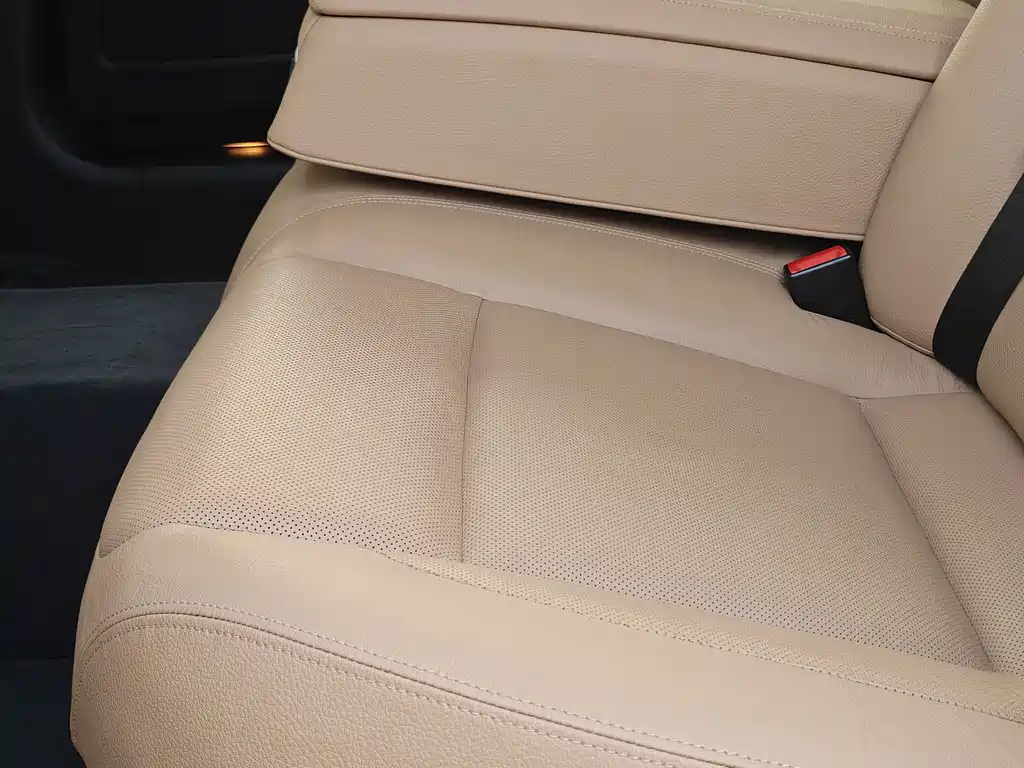 BMW 7 Series 2013 — фото 16