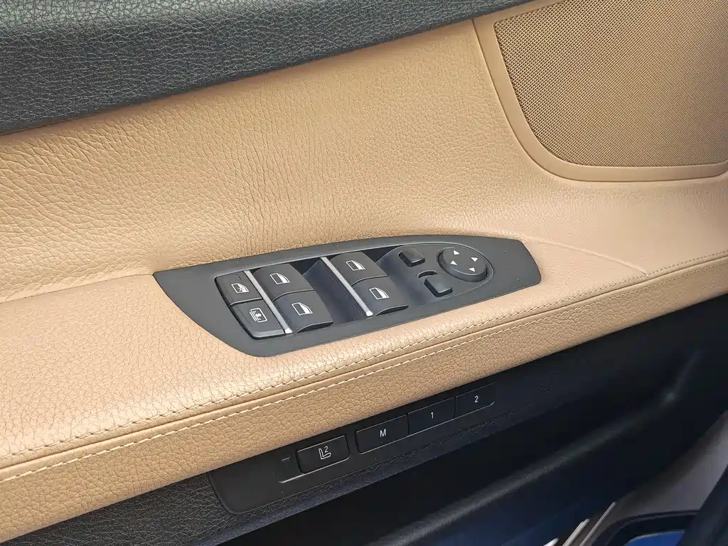 BMW 7 Series 2013 — фото 30