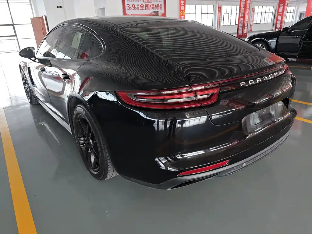 Porsche Panamera 2018 — фото 18
