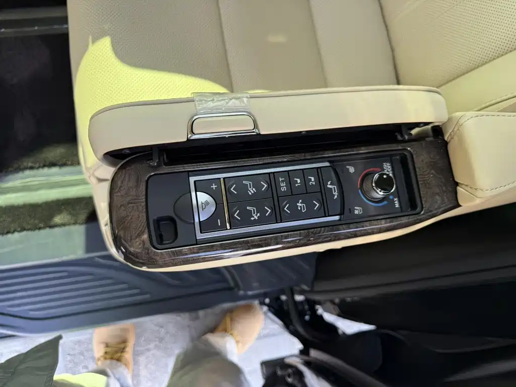 Toyota Vellfire 2020 — фото 11