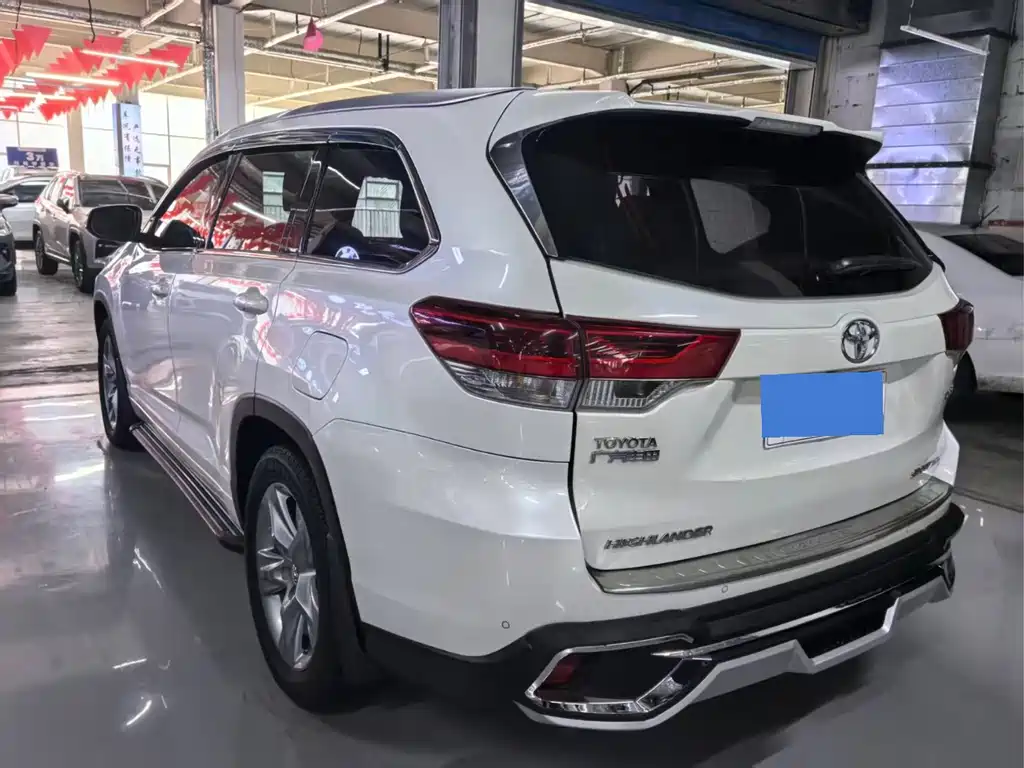 Toyota Highlander 2018 — фото 18