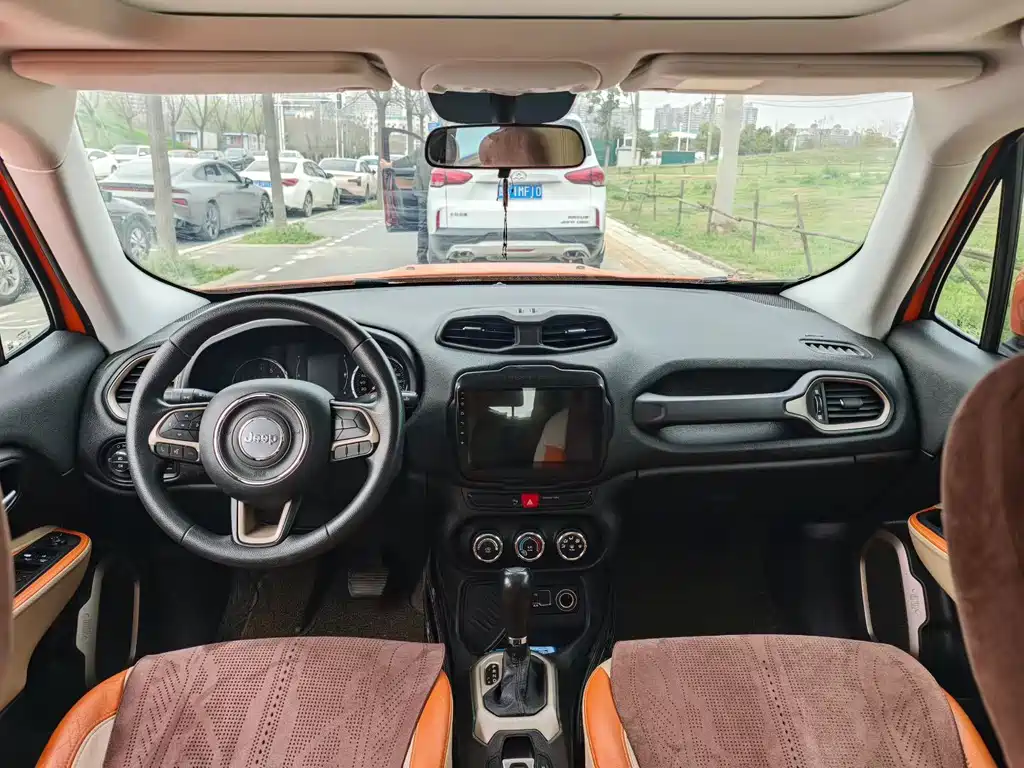 Jeep Renegade 2017 — фото 4