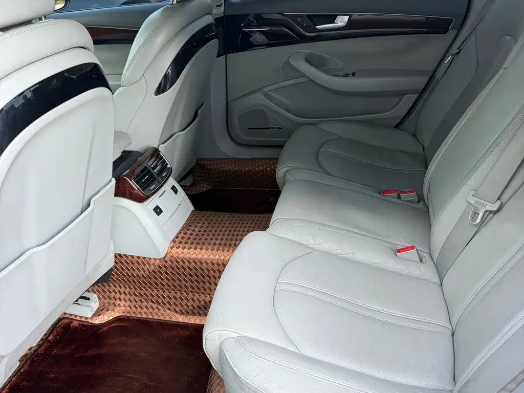 Audi A8 2011