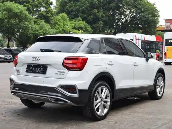 Audi Q2L 2023