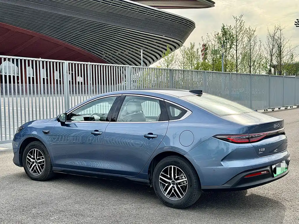 BYD Seal 05 DM-i 2025 — фото 6