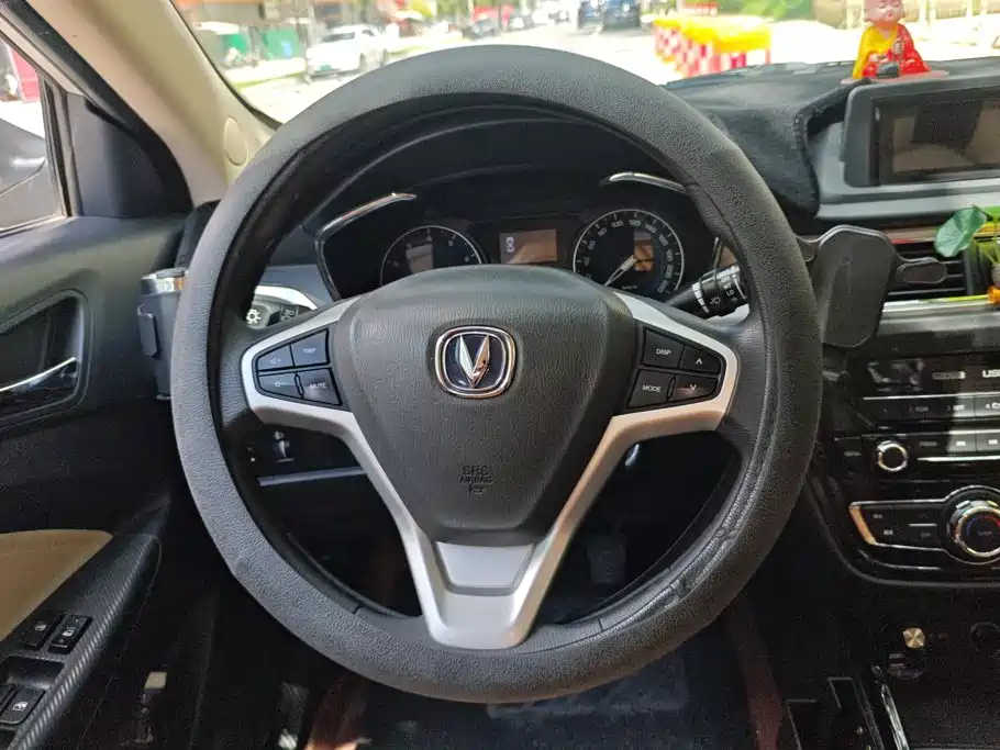 Changan Yuexiang V7 2017 — фото 15