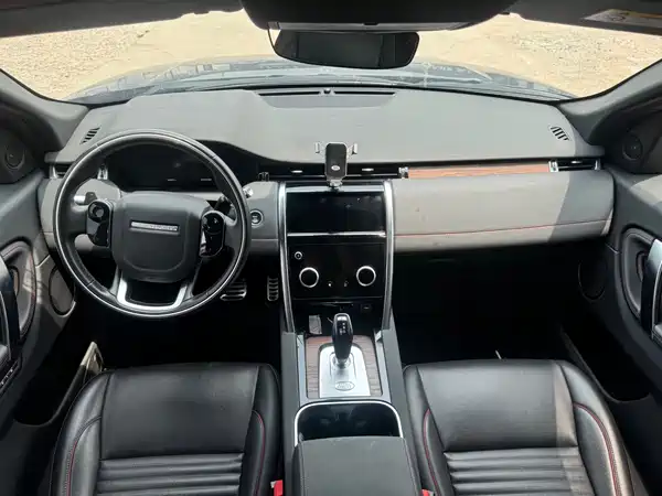 Land Rover Discovery Sport 2021