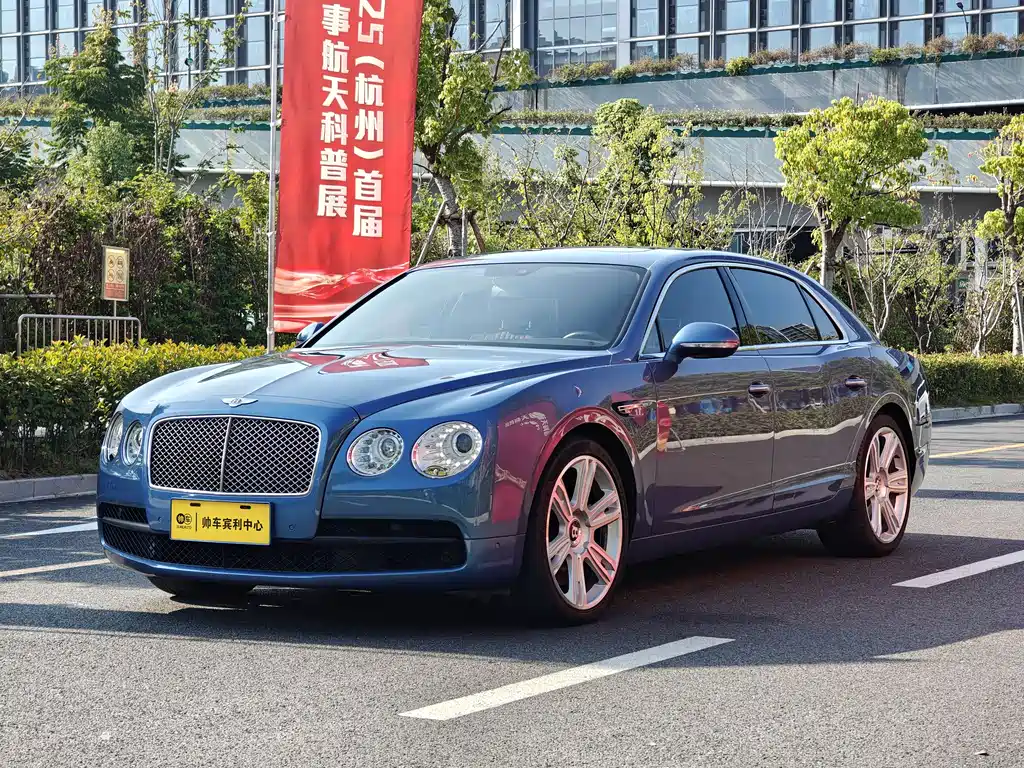 Bentley Flying Spur 2018 — фото 1