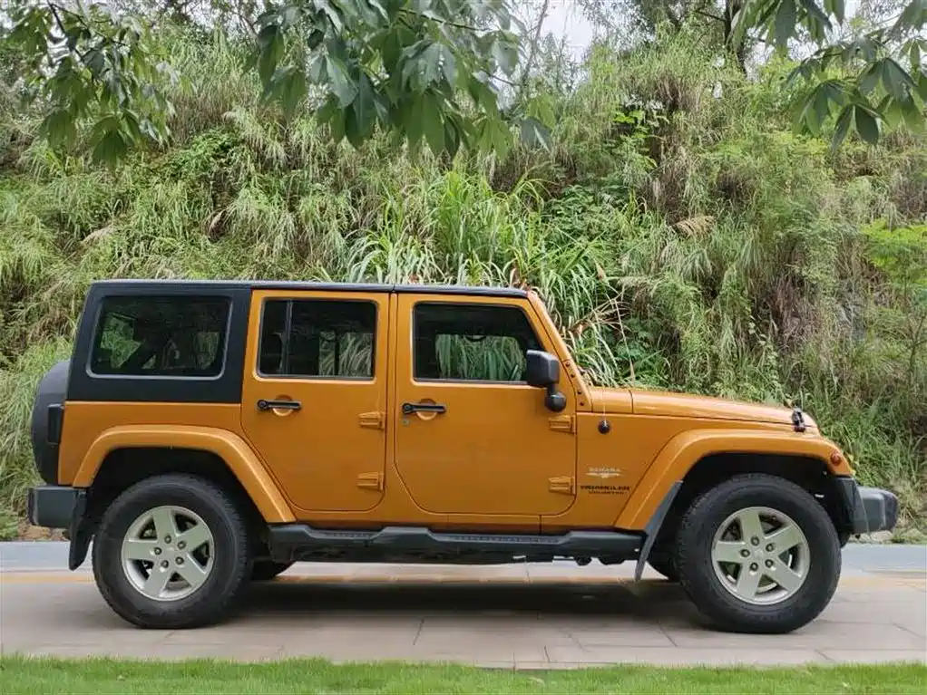 Jeep Wrangler 2014 — фото 10
