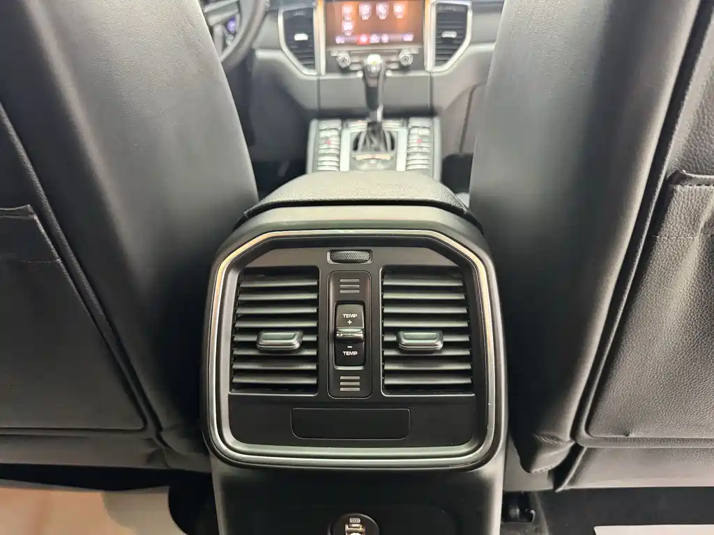 Porsche Macan 2018 — фото 20