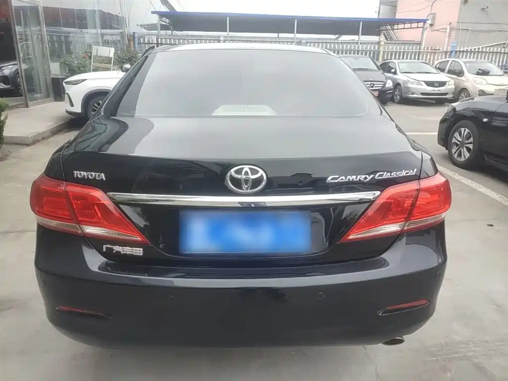 Toyota Camry 2015 — фото 6